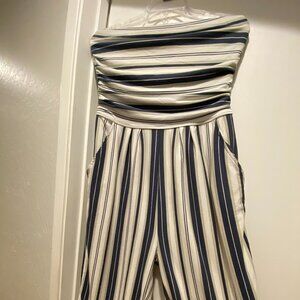 Strapless summer jumpsuit with pockets